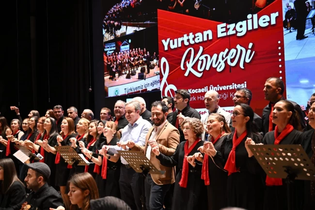 Kocaeli Üniversitesi'nde Gençleşen Türkülerle yurttan ezgiler rüzgarı