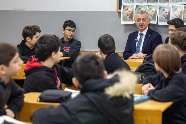 İzmir'de sınıf başkanının vaadi Başkan Büyükakın ile yerine geldi
