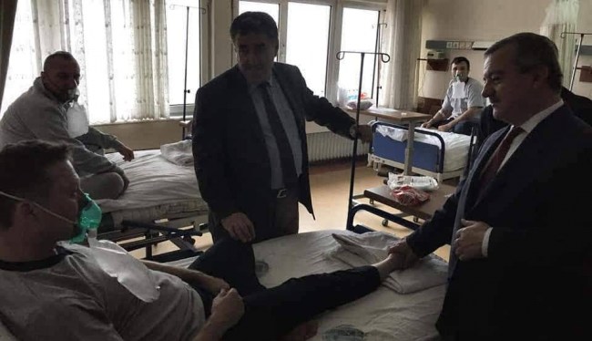 Türkmen'den yaralı madencilere ziyaret..