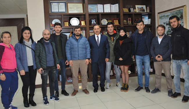 AK Gençlik'ten Başkan Uysal'a ziyaret..