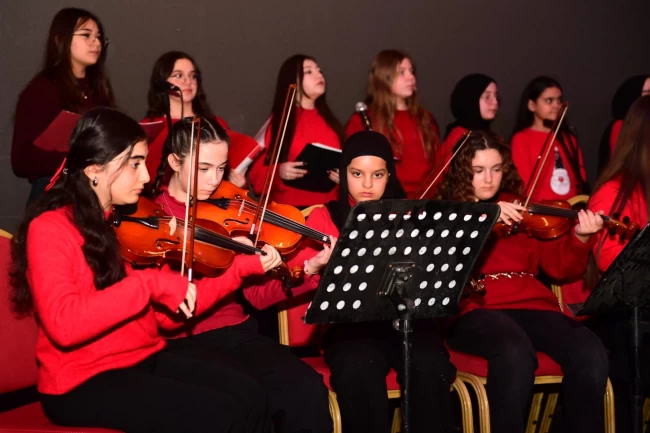 Osmangazi'nin genç müzisyenlerinden Bursalılara müzik ziyafeti