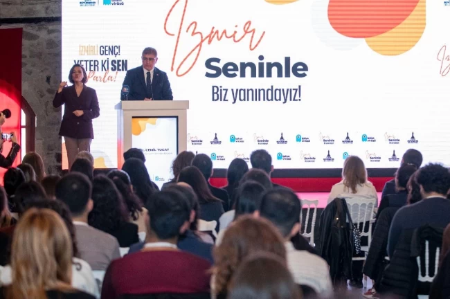 Gençlerin enerjisi İzmir'i dönüştürüyor