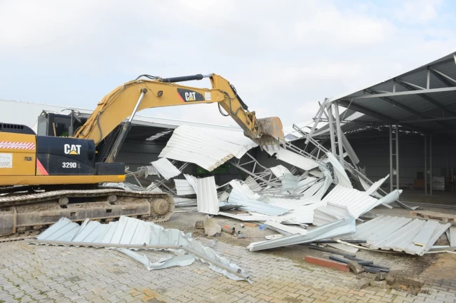 Bursa Nilüfer'de 2 kaçak yapı yıkıldı