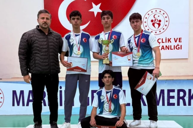 Mardin Yeşilli Gençlerbirliği'nden çifte şampiyonluk