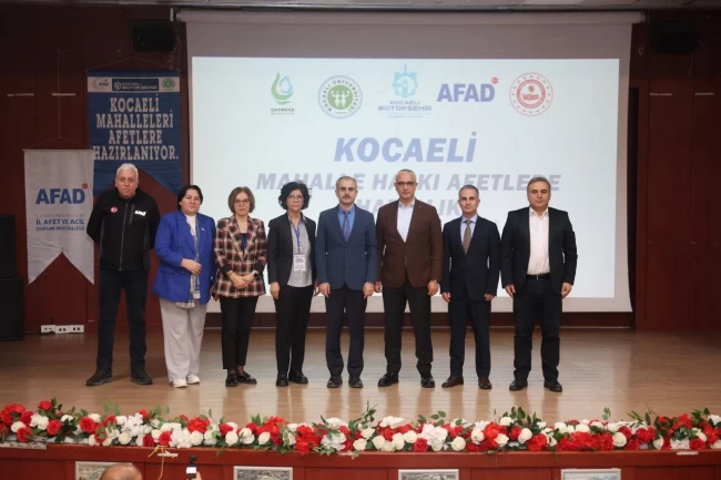 Kocaeli Çayırova'da ‘Mahalle Halkı Afetlere Hazırlık Eğitimi' programı başladı