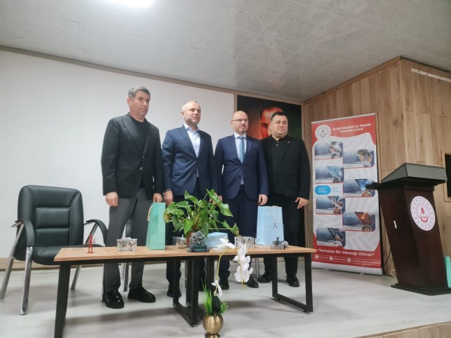 EMTAL Kariyer Günleri’nde öğrencilerle buluşma