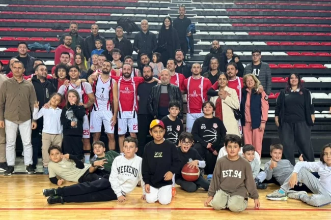 Antalya Muratpaşa basketbol namağlup şampiyon