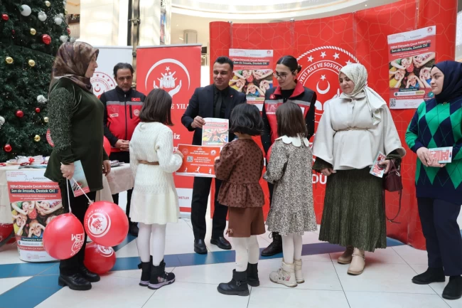 Erzurum'da 'Dijital Dünyada Çocuk Hakları' için imza kampanyası