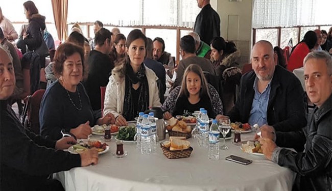 İzmirlioğlu Fen Lisesi’nde birlik beraberlik kahvaltısı…