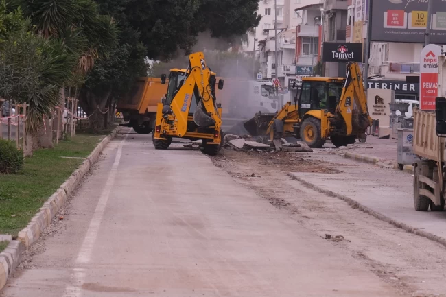 Antalya Büyükşehir, Konyaaltı'nda altyapıyı güçlendirdi