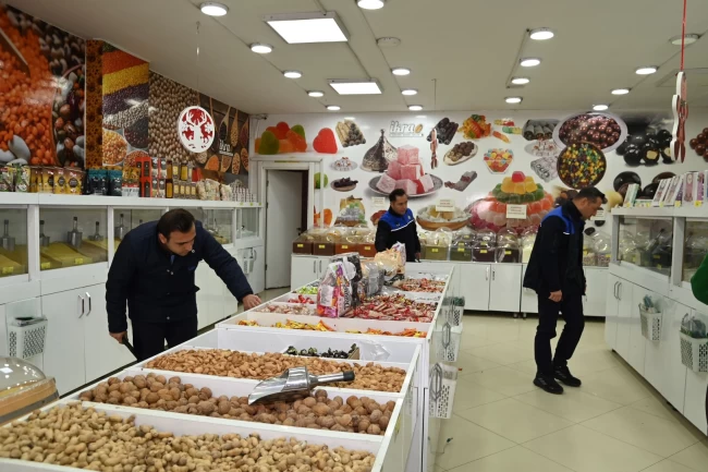 Karabağlar'da yılbaşı öncesi zabıta denetimi