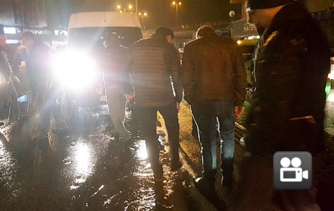 Trafik kazasında silahlar patladı!..