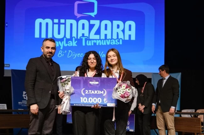 Kocaeli'de genç münazırlar, "Bi' Diyeceğim Var" dedi