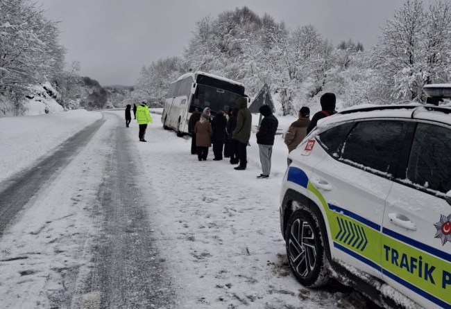 Zonguldak’ta yol durumu bilgilendirmesi: bazı güzergâhlarda kar etkili