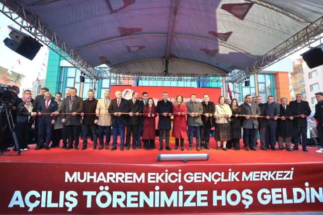 Saruhanlı'da gençlik ve sosyal belediyecilik projeleri hizmete açıldı