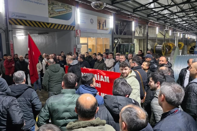 Metal işçileri 4. kez iş bırakıyor! 43 fabrikada üretim 1 saatliğine durdu!