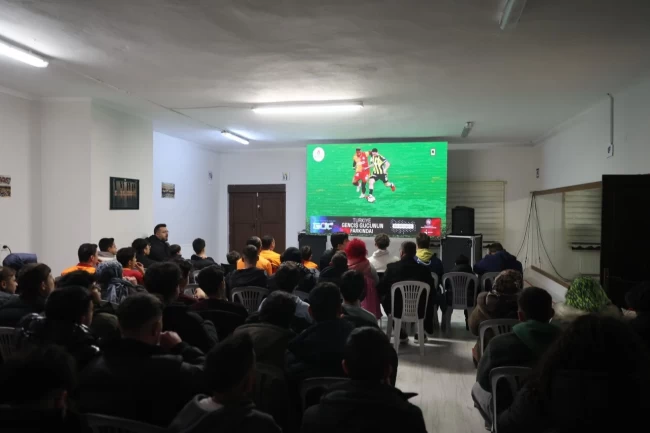 Nevşehirli sporseverler Süper Kupa finalini dev ekranda seyretti