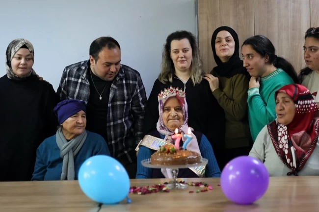 Kocaeli'de 77 yaşındaki teyzeye büyük mutluluk