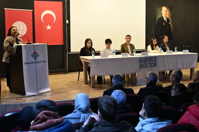 Bursa'da liseli gençler Sabahattin Ali'yi derinlemesine okudu