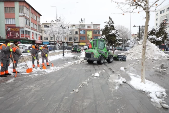 Kayseri Melikgazi hız kesmeden kar temizliği