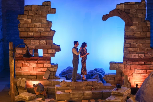 "Ay Tedirginliği" Baruthane Sahnesi'nde prömiyer yaptı