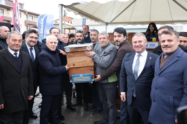 Bursa'dan dağ yöresine arı kovanı desteği