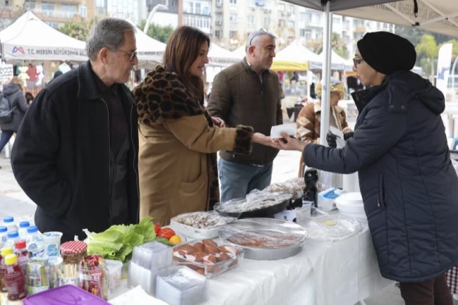 Mersin'de üretici kadın stantları gelir kapısı oluyor