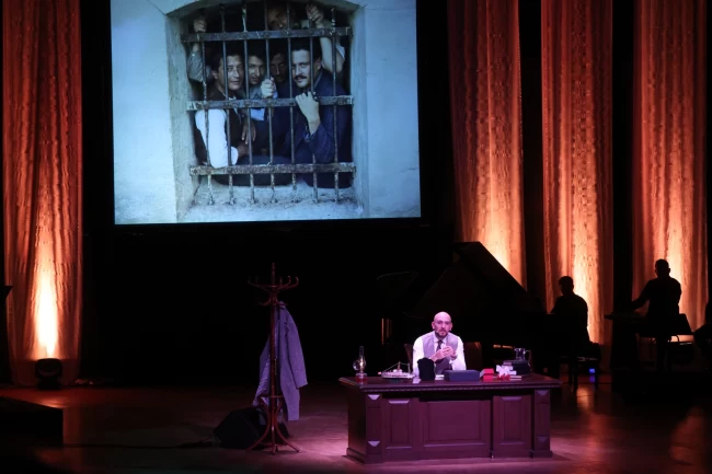 Nazım Hikmet'in dizeleri sahneye taşındı