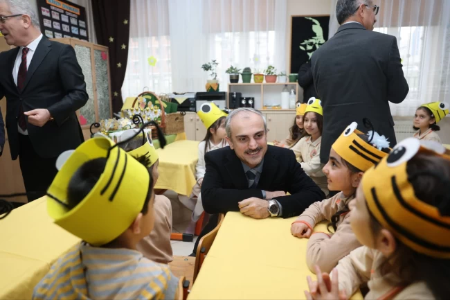 Çayırovalı öğrenciler karne heyecanı yaşadı