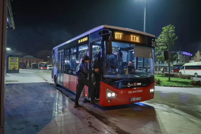 Balıkesir Büyükşehir'den öğrencilere ulaşımda büyük destek
