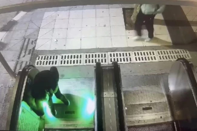 Manisa'da vandallık hem görüntülendi, hem de raporlandı!