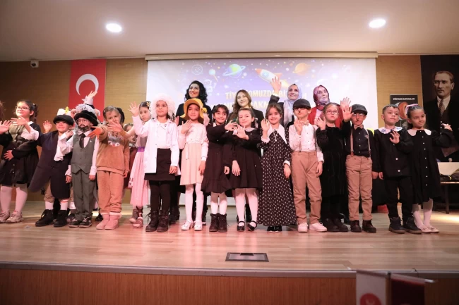 Minik öğrenciler Keçiören Belediyesi'nde bilimi sahneye taşıdı