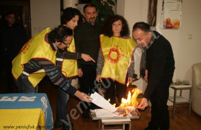 KESK ve EĞİTİM-SEN’den bordrolu eylem