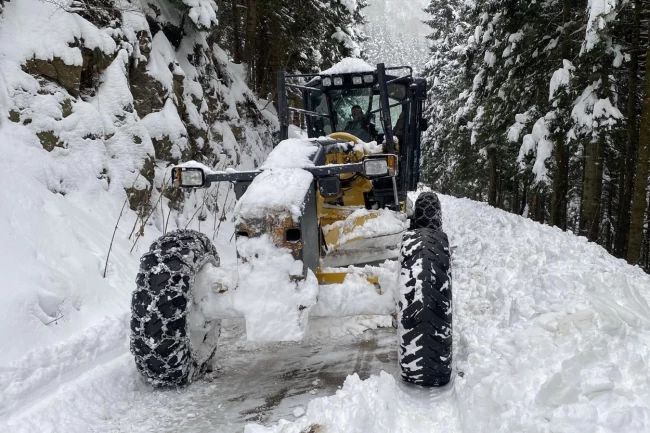 Trabzon'da 70 mahalle yolu ulaşıma kapandı