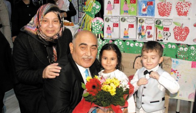 Anaokulu öğrencilerinin sevincine ortak oldu..