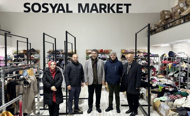Kaymakam Yılmaz’dan sosyal markete ziyaret