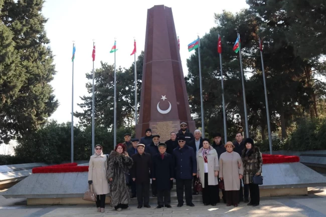 Bakü, Türk kahramanları unutmuyor