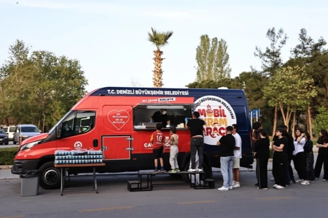Büyükşehir'in mobil ikram araçları 1 yaşında