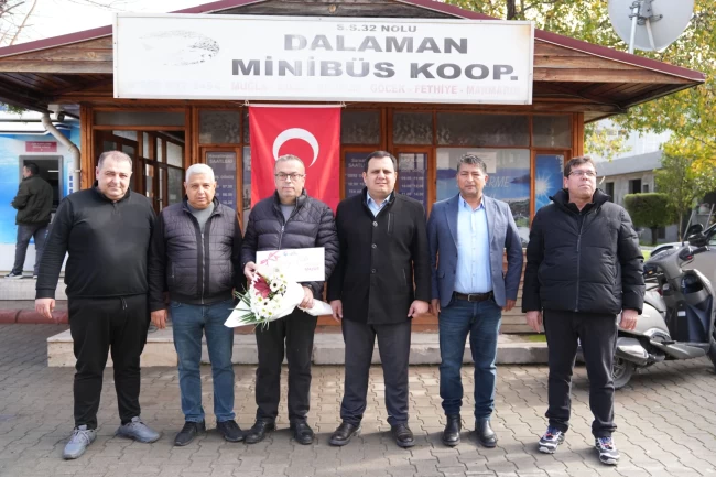 Başkan Durmuş'tan duyarlı şoföre hediye çeki