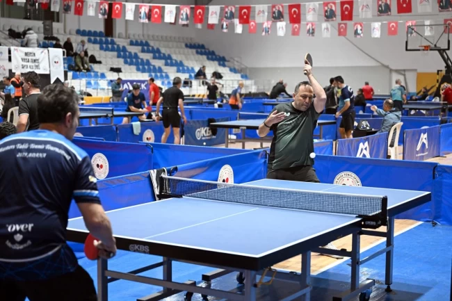 Veteran sporcular Mersin'de buluştu