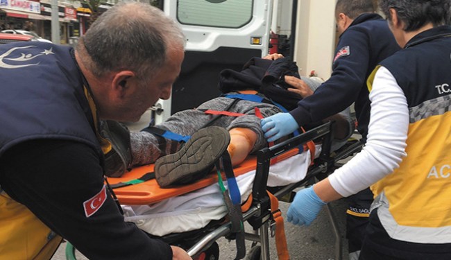 Otomobille motosiklet çarpıştı…