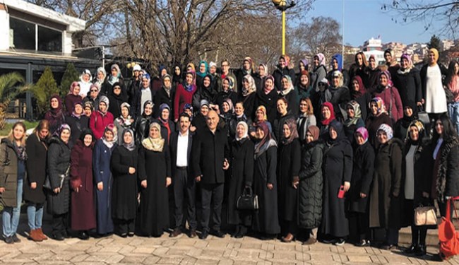 AK Kadınlar sahaya indi!..