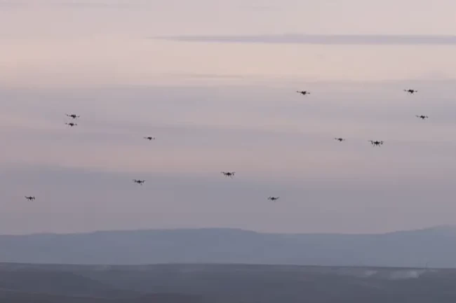 Türkiye'de ilk! Sürü İHA'lar gerçek mühimmatla hedefi vurdu