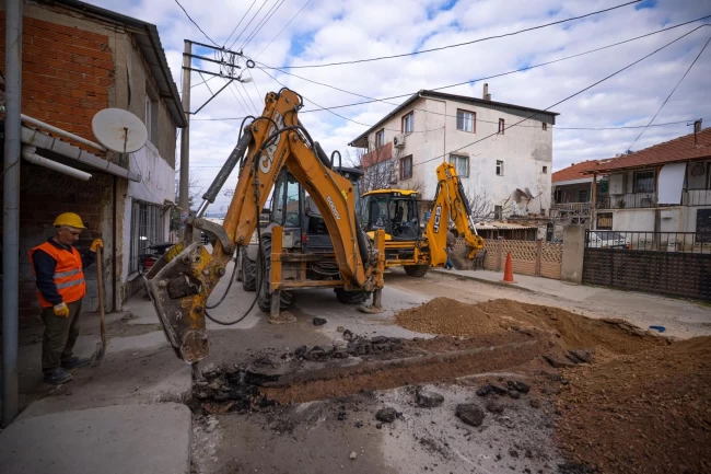 İzmir Büyükşehir'den Sarnıç'ta içme suyu yatırımı hızla ilerliyor