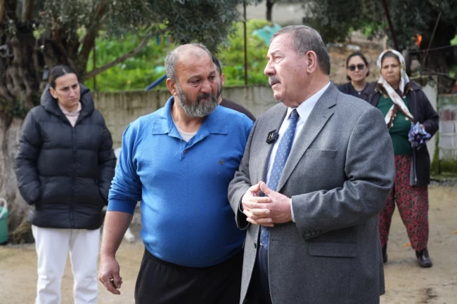 Muğla Milas'ta evi yanan aileye Başkan Topuz'dan konteyner ve ev tadilatı sözü