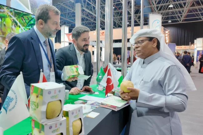 Bursa'nın Gürsu armudu Cidde Turizm Fuarı'nda tanıtıldı