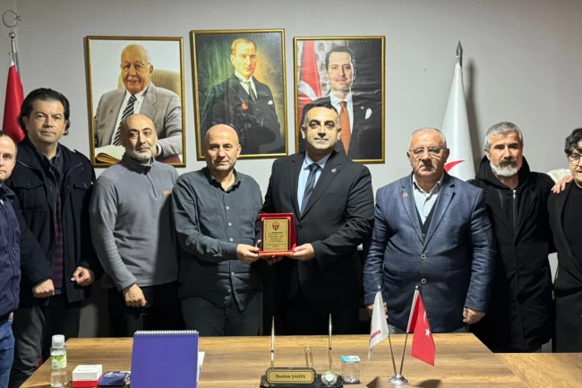 Manisa'da İşitme Engelliler Derneği'nden Yeniden Refah'a ziyaret