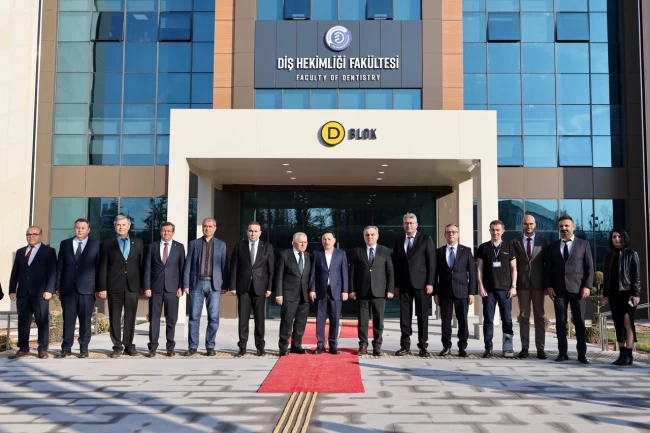 ERÜ Diş Hastanesi yeni binasında ilk hastalarını aldı