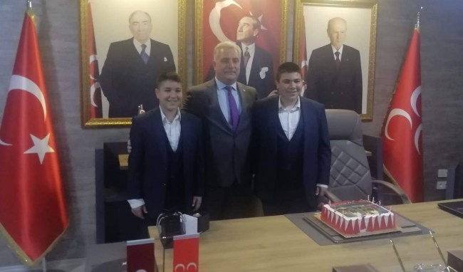 Tanık kardeşlerden Demirtürk’e sürpriz kutlama…