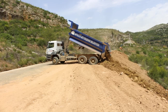 Antalya'da kırsal yollara dev yatırım